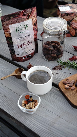 GRØNのクリオロベリーズレシピ -余ったチョコレートでホットチョコレート