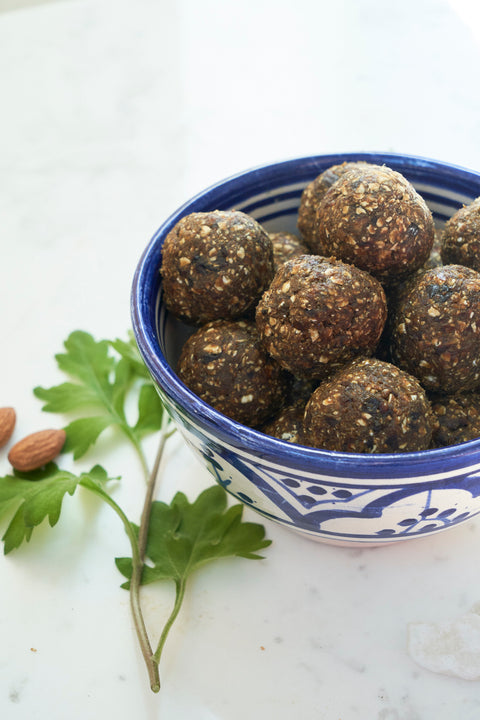 GRØNのグリーンモンスターを使ったレシピ -休憩の合間にプロテイン補給・プロテインブリスボール