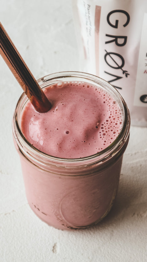 GRØNのレッドヒートレシピ -イチゴとバナナの絶品スムージー